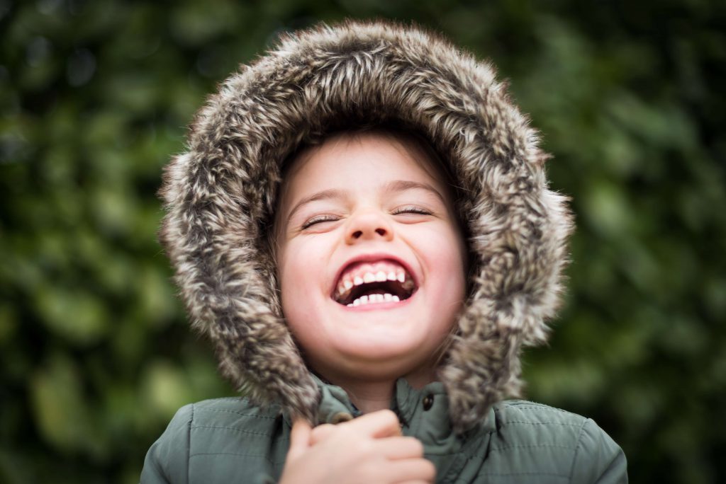 kid smiling with sealants